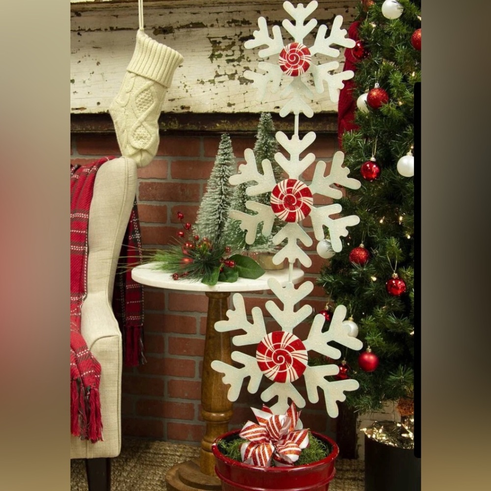 Festive Snowflake Holiday Metal Topiary Stake with Candy Center